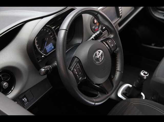 Toyota Yaris 70 VVT-i France 3p RC18